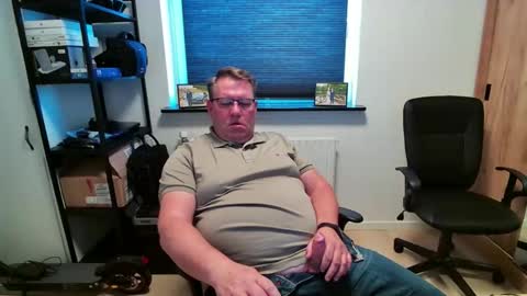 henrikrp1971 online show from April 8, 12:52 pm