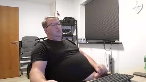 henrikrp1971 online show from November 16, 8:22 pm