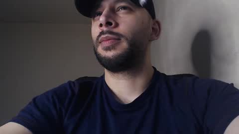 HenryAxe online show from May 22, 2:13 pm