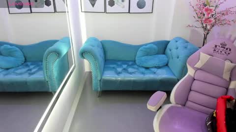 Hera  online show from April 20, 12:30 pm