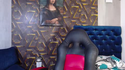 HERA online show from March 4, 9:34 pm