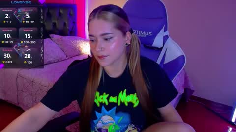 hermione_blonde online show from March 4, 11:29 am