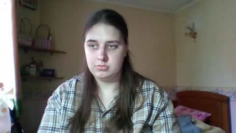 hess_luna_ online show from October 31, 10:37 am