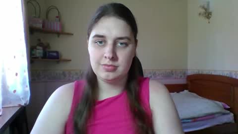 hess_luna_ online show from April 13, 9:13 am