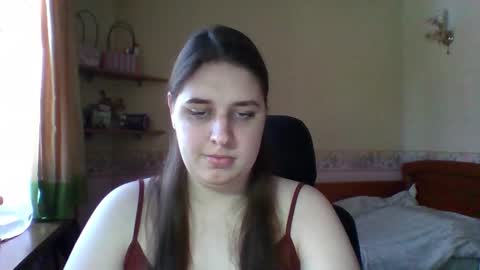 hess_luna_ online show from February 10, 10:18 am