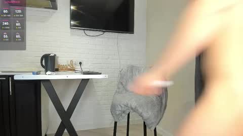 Snapshot of hey_chrisss chatting on October 14, 10:51 am Christian online show from October 14, 10:51 am