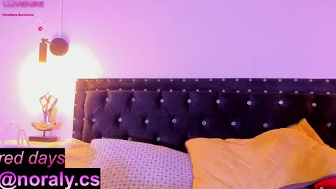 Snapshot of hey_noraly chatting on October 4, 6:55 am Noraly  online show from October 4, 6:55 am