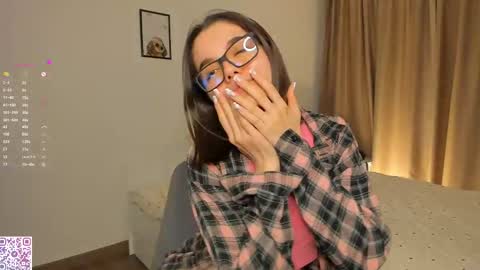 Laura online show from December 21, 1:34 am