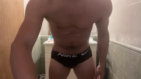 hhernan1 online show from October 5, 5:49 am