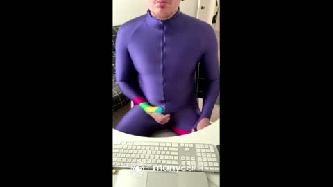 Snapshot of higher_lycra chatting on January 19, 10:39 pm higher_lycra online show from January 19, 10:39 pm