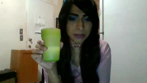 Snapshot of hihheelstranny chatting on December 28, 8:26 am hihheelstranny online show from December 28, 8:26 am