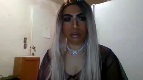 Snapshot of hihheelstranny chatting on November 1, 9:08 am hihheelstranny online show from November 1, 9:08 am