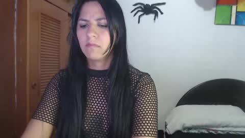 hilaril18 online show from October 19, 10:47 pm