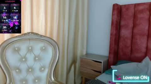 hilary thompson online show from December 6, 9:18 pm