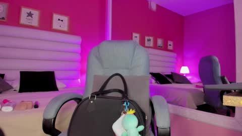 hilary_tailor online show from October 13, 12:29 pm