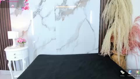 Hilary Thomsom online show from January 18, 1:09 pm