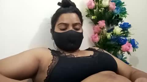 himuhimu22 online show from March 10, 5:50 pm