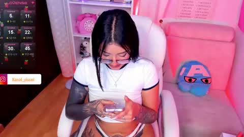 Snapshot of hinataweed01 chatting on February 22, 3:01 am  Karol  Independent Model online show from February 22, 3:01 am