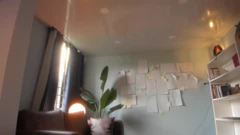 Hinnata online show from October 17, 8:02 pm