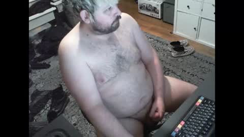 hipguy91 online show from July 2, 4:39 am