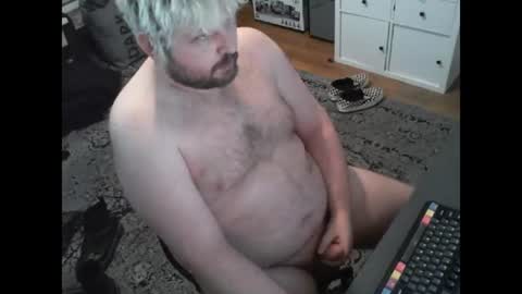hipguy91 online show from July 1, 10:51 pm