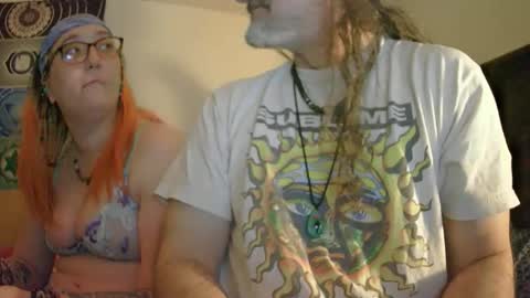 hippiedad333 online show from May 15, 5:16 am