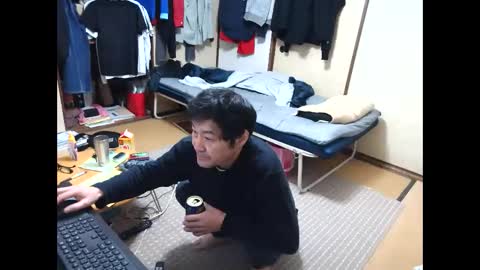 Snapshot of hiro110 chatting on January 2, 7:18 pm hiro110 online show from January 2, 7:18 pm