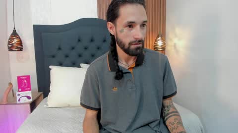 Hisoka online show from April 8, 8:23 pm