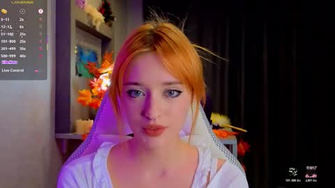 Ella online show from November 10, 6:54 pm