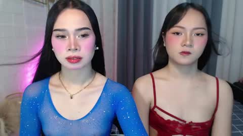 hoelymolly online show from June 7, 7:30 pm