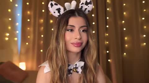 Moni Monica online show from December 14, 8:20 am