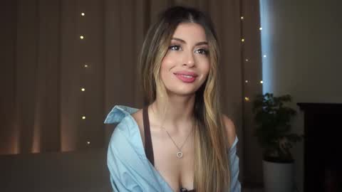 Moni Monica online show from November 15, 8:27 am