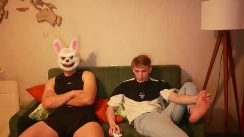 Extaz  Athrey  Howard online show from October 17, 6:45 pm