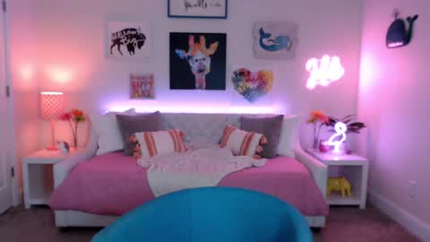 Holi Hurricane online show from October 18, 3:33 am