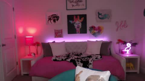 Holi Hurricane online show from September 13, 4:37 am