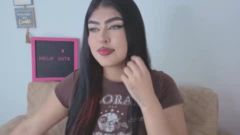 Holly online show from December 15, 7:54 pm