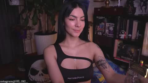 Holly Linder online show from March 11, 1:52 am