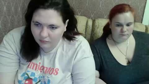 HollyXEva online show from April 20, 6:33 pm