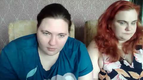 HollyXEva online show from April 10, 9:36 am