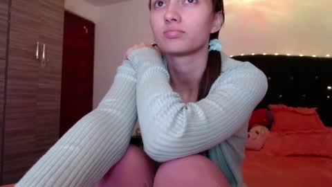 holy_julii online show from July 14, 3:22 am