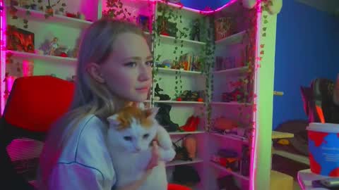 Rumi online show from November 11, 10:39 am