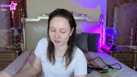 holybabydoll online show from November 30, 12:56 pm