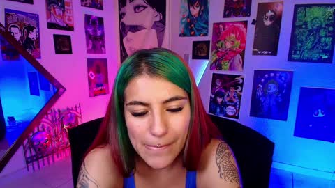 Snapshot of holyeva chatting on January 31, 10:10 pm   online show from January 31, 10:10 pm