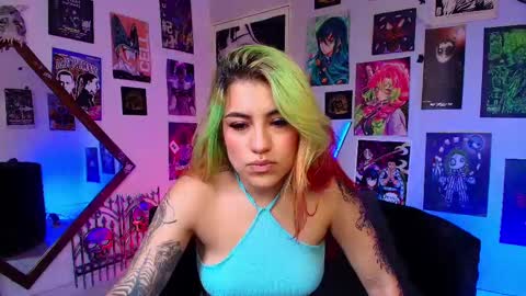 Snapshot of holyeva chatting on February 9, 3:01 pm   online show from February 9, 3:01 pm