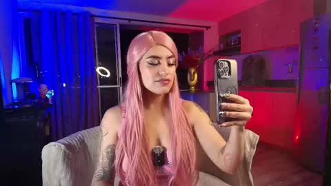 Snapshot of holyeva chatting on October 25, 2:12 am   online show from October 25, 2:12 am