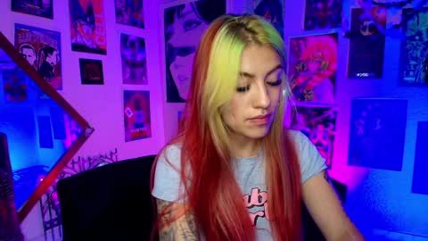 Snapshot of holyeva chatting on December 18, 6:21 am   online show from December 18, 6:21 am