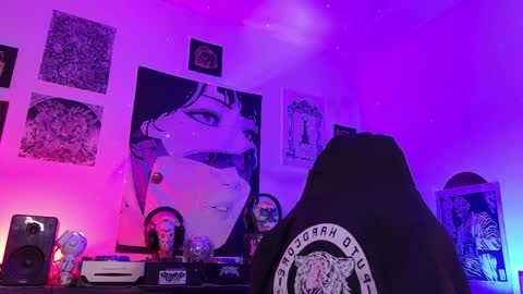   online show from May 10, 11:11 pm