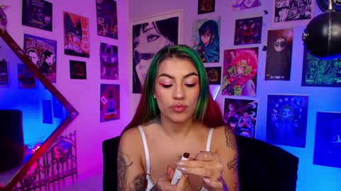 Snapshot of holyeva chatting on February 3, 7:21 pm   online show from February 3, 7:21 pm