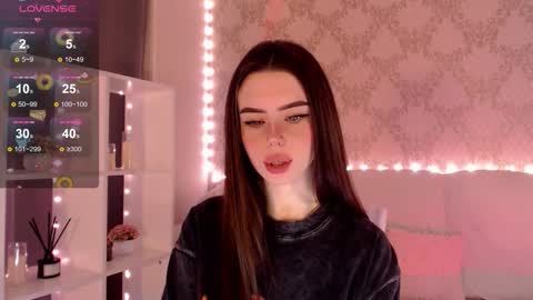 Mia online show from October 17, 3:54 am