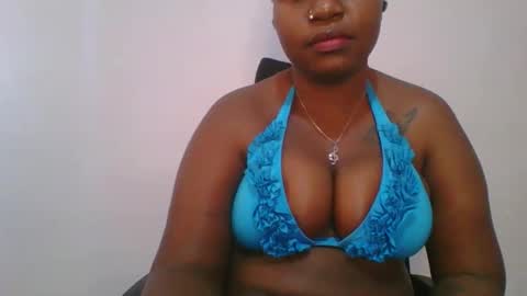 honey_beb online show from October 12, 11:14 am